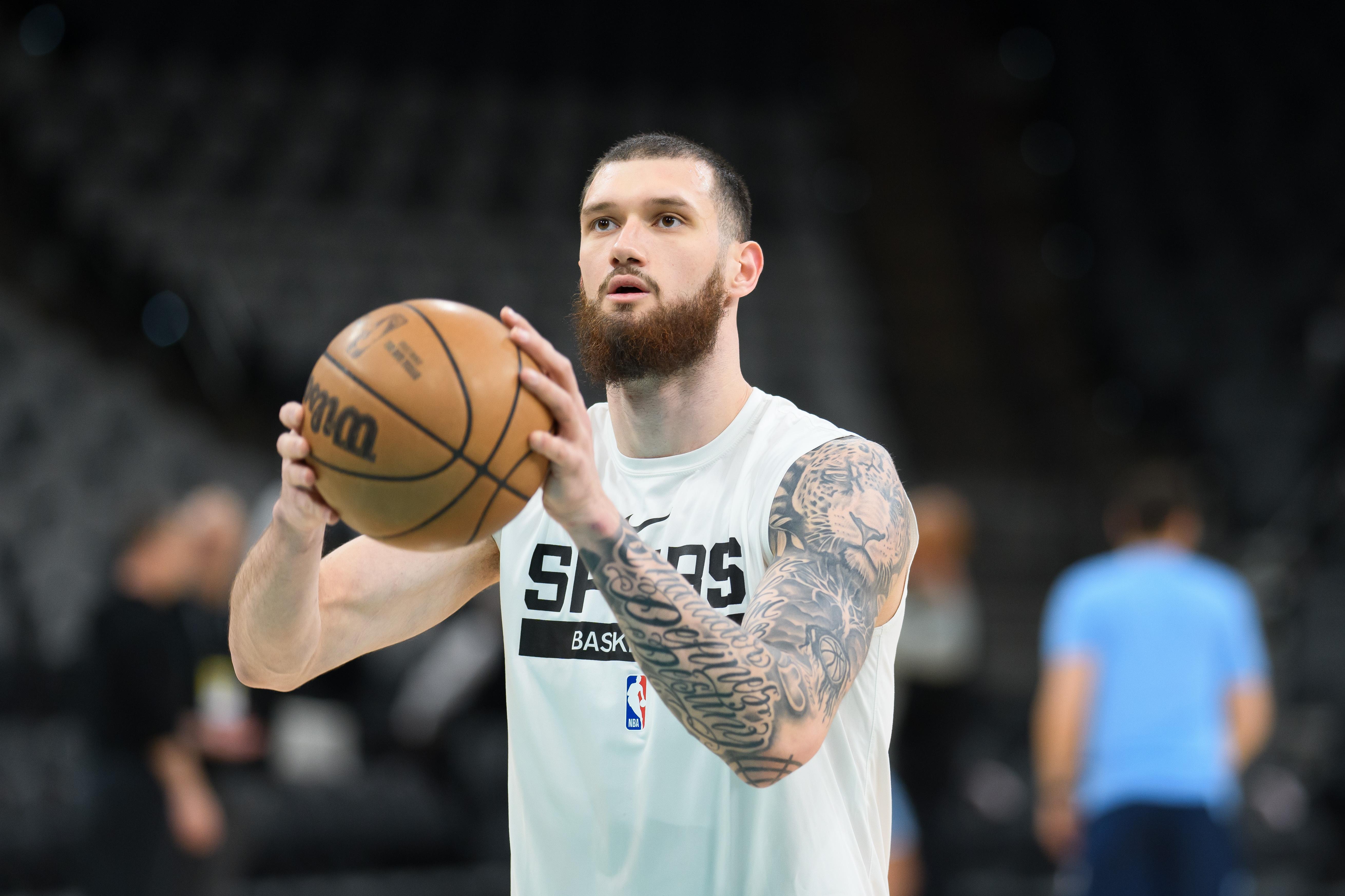 手感一般!马穆凯拉什维利11中4&三分4中0拿到13分&拼到5犯离场