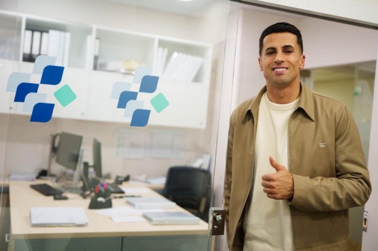 五星体育-博主:坎塞洛新闻发布会改为今晚11点45分举行