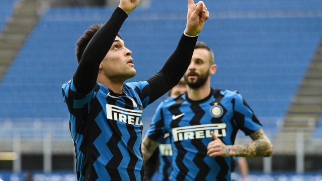 五星体育官网-【意甲】劳塔罗戴帽卢卡库传射 国米6比2克罗托内